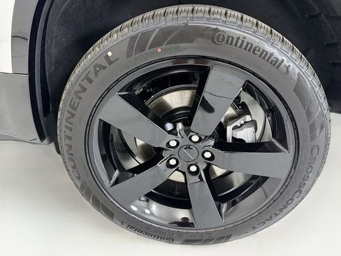New 2026 Land Rover Defender 110 X-Dynamic SE AWD/4WD image 31