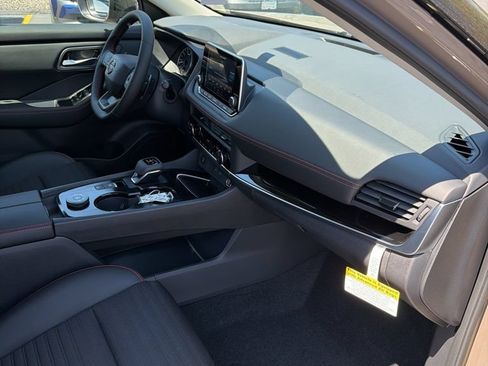 New 2026 Nissan Rogue SV AWD/4WD image 31