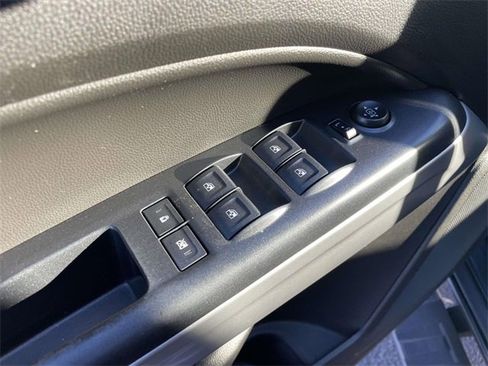 Used 2017 Chevrolet Colorado LT w/ LT Convenience Package image 13