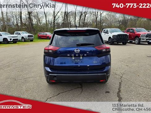 Used 2024 Nissan Rogue SV FWD image 30