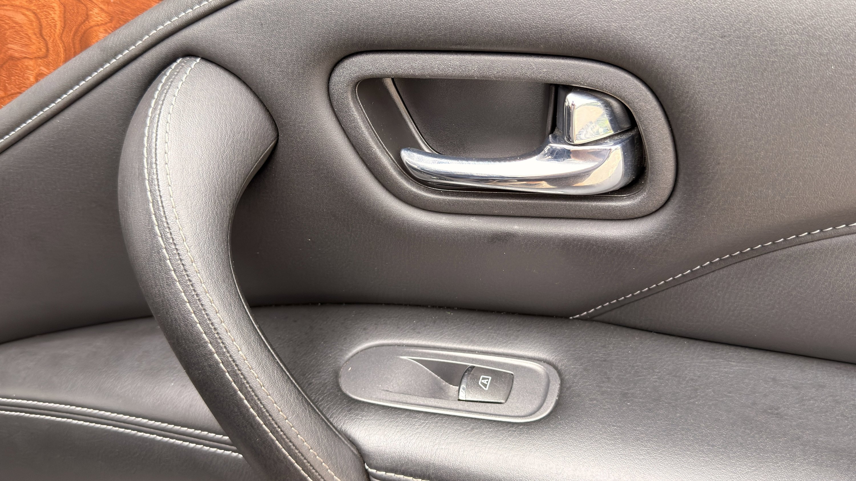 Used 2019 INFINITI QX80 Luxe RWD image 38