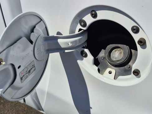 Used 2018 Chevrolet Silverado 1500 LT image 14