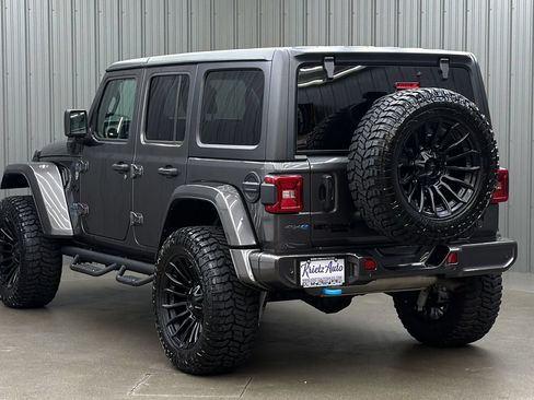 Used 2024 Jeep Wrangler Unlimited AWD/4WD image 3