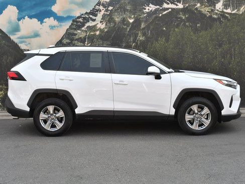 Used 2024 Toyota RAV4 XLE AWD/4WD image 2