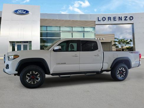 Used 2019 Toyota Tacoma TRD Off-Road AWD/4WD image 8