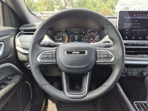 Used 2024 Jeep Compass Latitude AWD/4WD image 15