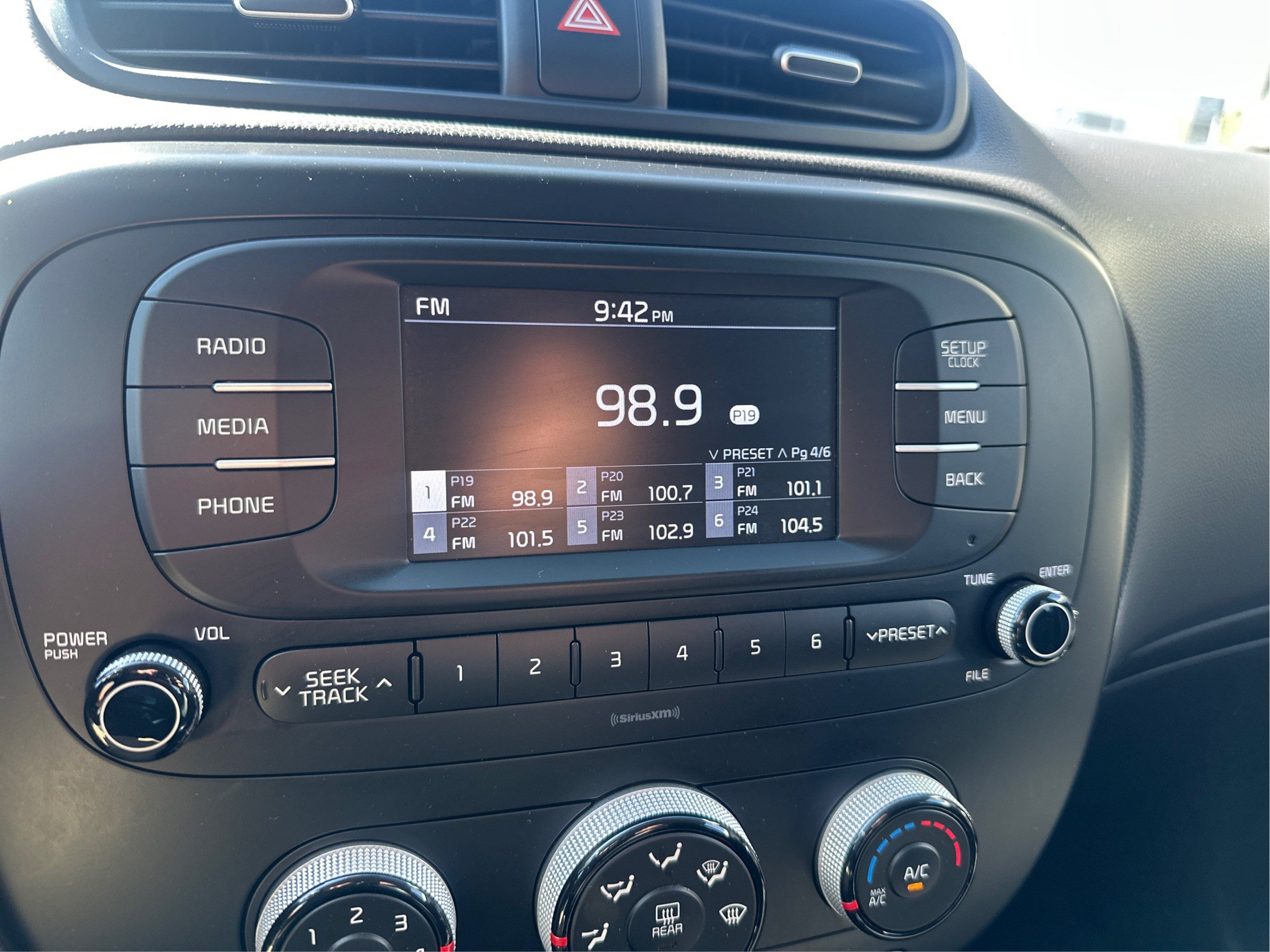 Used 2018 Kia Soul FWD image 14