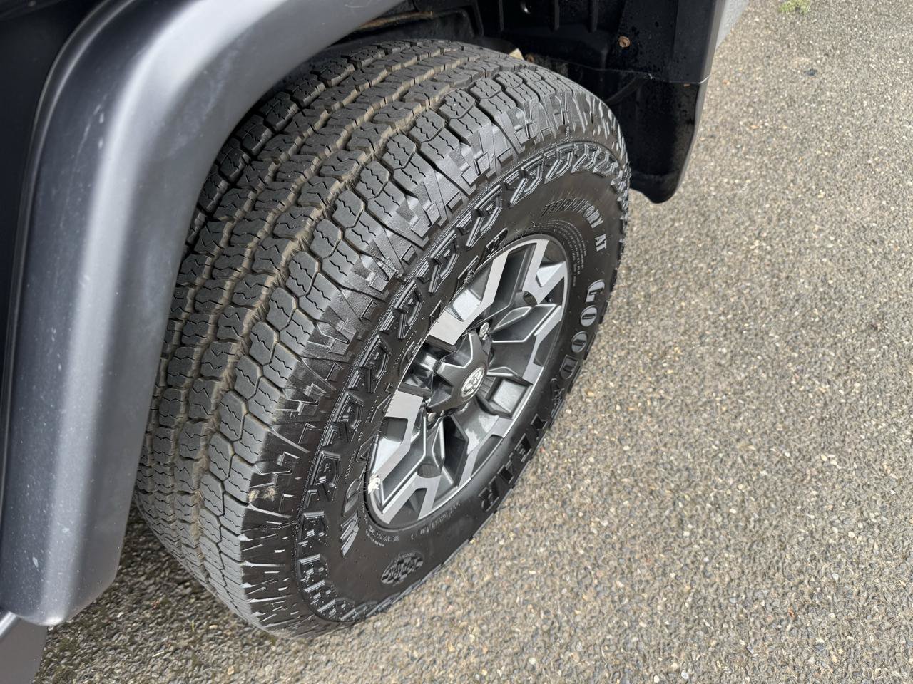 Used 2008 Toyota FJ Cruiser 4WD image 32