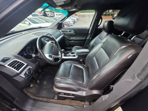 Used 2013 Ford Explorer XLT AWD/4WD image 12