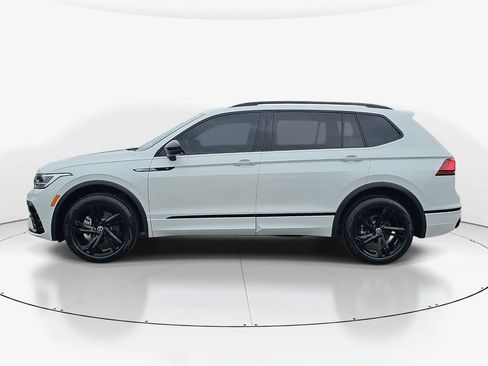 Used 2023 Volkswagen Tiguan SE R-Line FWD image 9