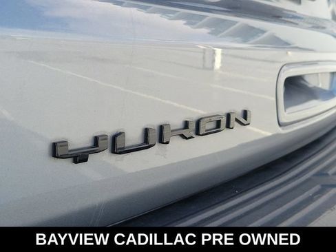 Used 2023 GMC Yukon SLT AWD/4WD image 11