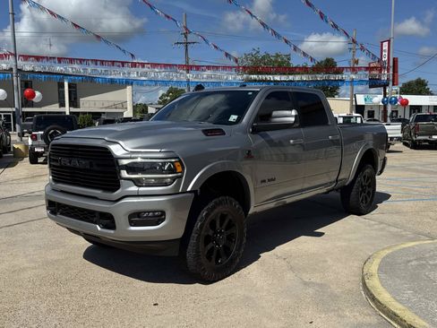 Used 2022 RAM 2500 Laramie w/ Night Edition AWD/4WD image 3