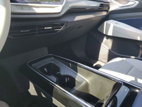 Used 2023 Volkswagen ID.4 Pro S image 27