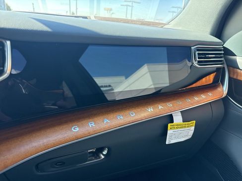 Used 2022 Jeep Grand Wagoneer Series II w/ Convenience Group III image 28