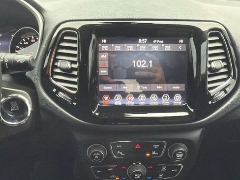 Used 2019 Jeep Compass Limited w/ Advanced Safety Group image 18