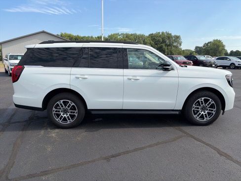 Used 2025 Ford Expedition Active AWD/4WD image 6