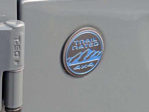 Used 2025 Jeep Wrangler Willys image 19