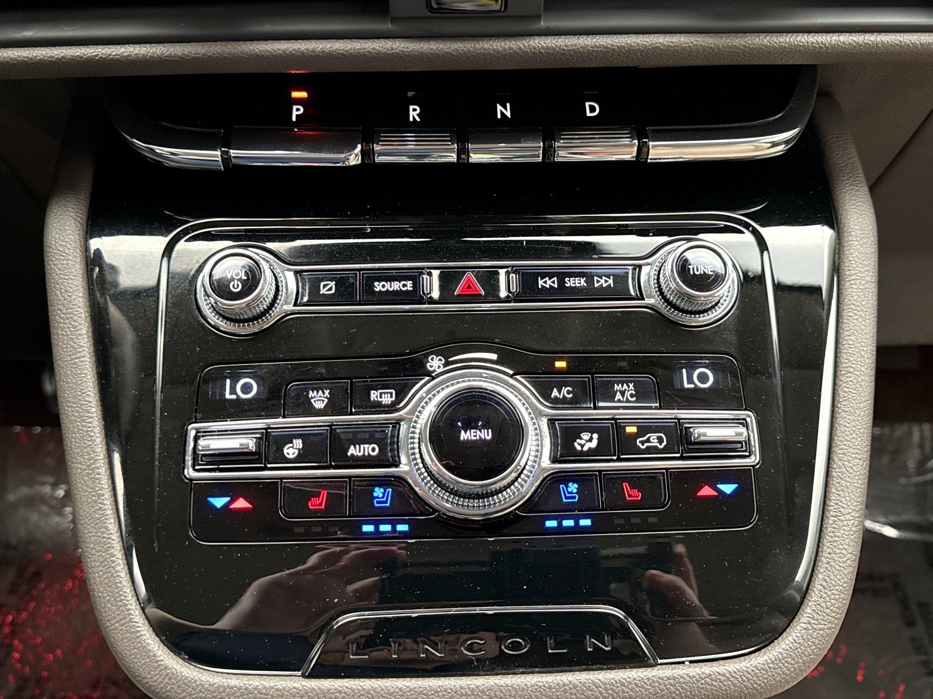 Used 2020 Lincoln Corsair AWD image 17