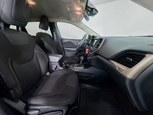 Used 2016 Jeep Cherokee Latitude w/ Safety/Convenience Group image 34