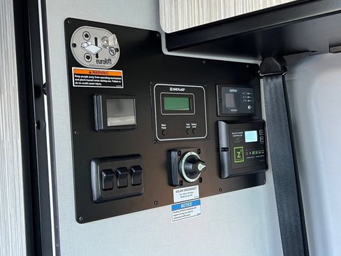 Used 2022 Mercedes-Benz Sprinter 2500 image 52