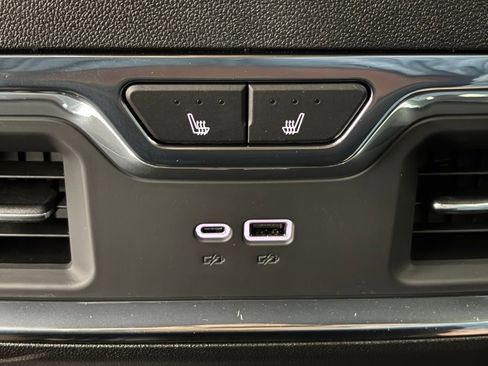 New 2025 GMC Sierra 1500 Denali Ultimate image 8