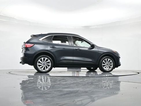 Certified 2022 Ford Escape Titanium w/ Titanium Elite Package image 35