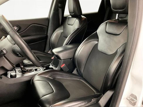 Used 2020 Jeep Cherokee Latitude Plus image 18