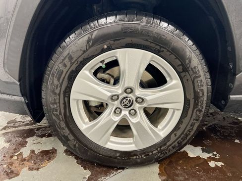 Used 2021 Toyota RAV4 XLE AWD/4WD image 26