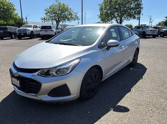 Used 2019 Chevrolet Cruze LS w/ LS Fleet Convenience Package FWD video 1