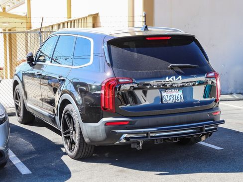 Used 2022 Kia Telluride SX w/ Towing Package image 10