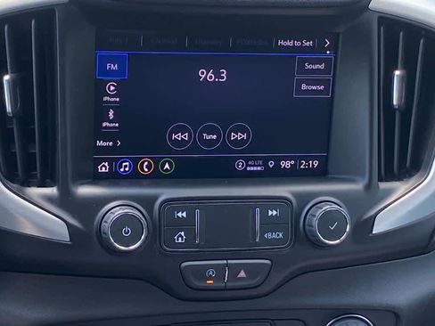 Used 2022 GMC Terrain SLT w/ Infotainment Package II image 10