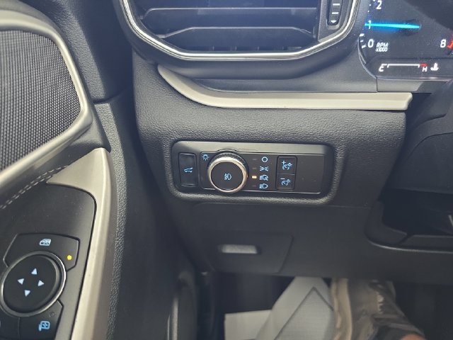 Used 2023 Ford Explorer XLT w/ Equipment Group 202A AWD/4WD image 19