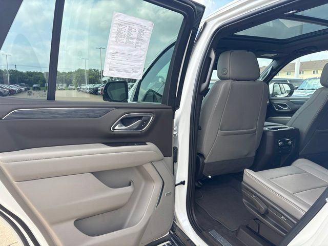 Used 2023 GMC Yukon SLT w/ SLT Premium Package AWD/4WD image 26