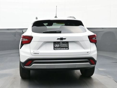 Used 2024 Chevrolet Trax LT w/ Driver Confidence Package image 4