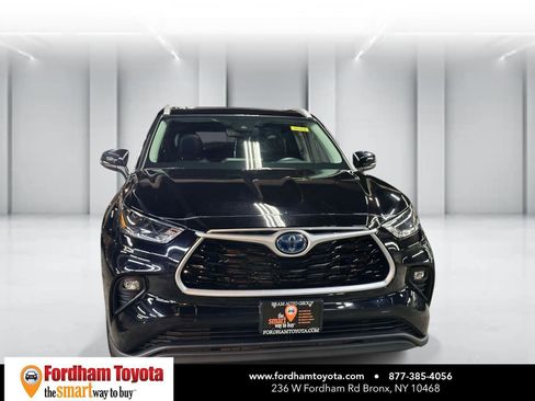 Used 2022 Toyota Highlander XLE AWD/4WD image 8