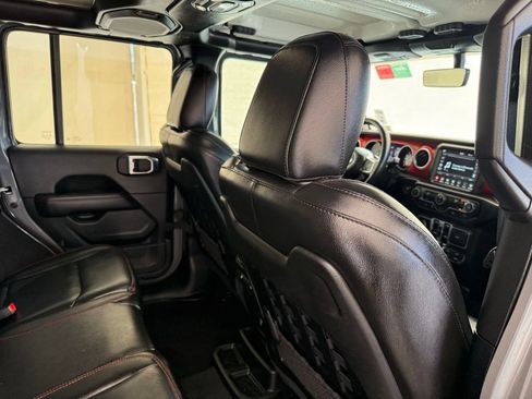 Used 2021 Jeep Wrangler Unlimited Rubicon AWD/4WD image 16