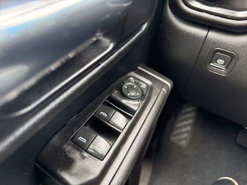 Used 2020 Chevrolet Silverado 1500 Custom Trail Boss w/ Custom Convenience Package AWD/4WD image 33