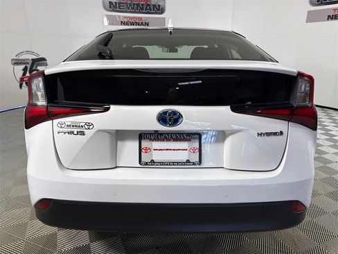 Used 2022 Toyota Prius LE image 4