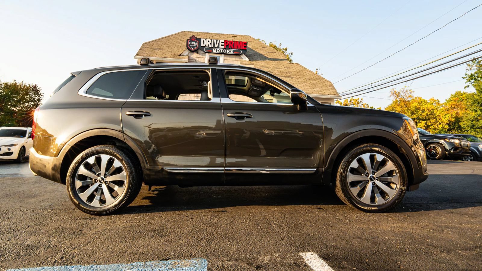 Used 2021 Kia Telluride EX w/ EX Premium Package AWD/4WD image 2