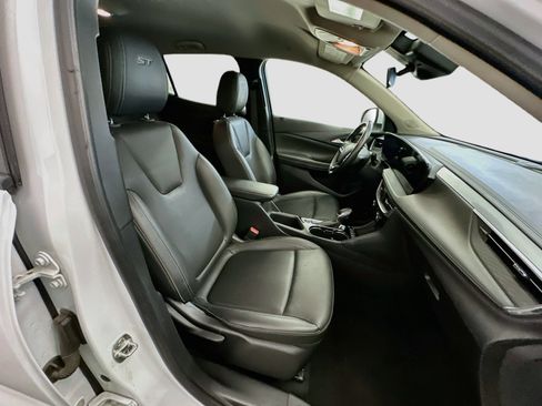 Used 2024 Buick Encore GX Sport Touring AWD/4WD image 31