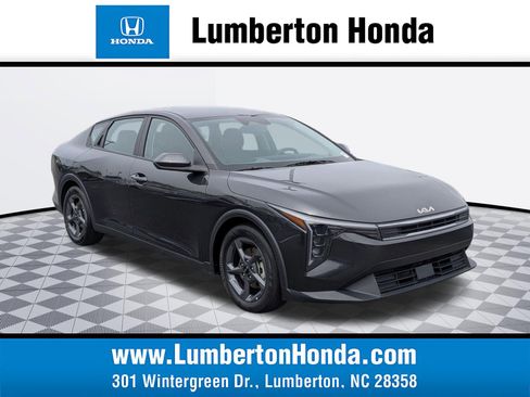 Used 2025 Kia K4 LXS FWD image 1