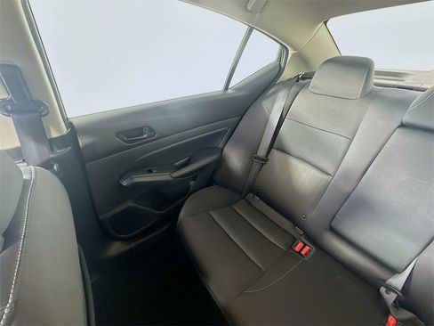 Used 2024 Nissan Altima 2.5 SV image 12