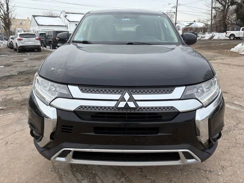 Used 2020 Mitsubishi Outlander ES image 2