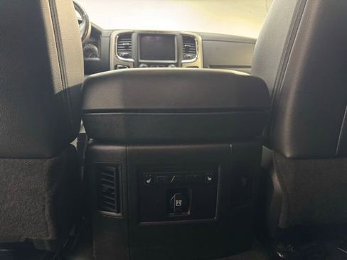 Used 2018 RAM 1500 Laramie AWD/4WD image 34