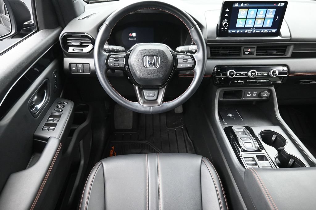 Used 2025 Honda Pilot TrailSport image 16