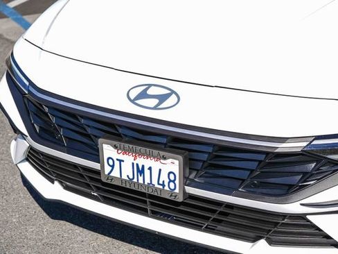 Certified 2025 Hyundai Elantra Sport image 6