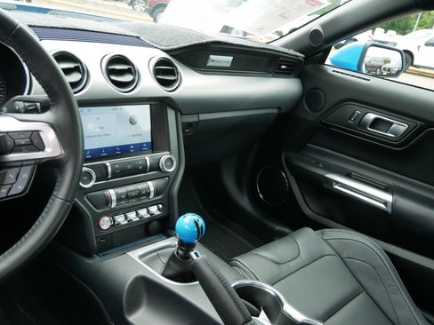 Used 2022 Ford Mustang GT Premium RWD image 11
