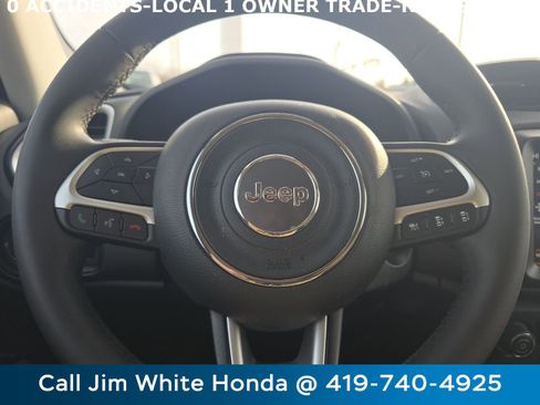 Used 2021 Jeep Renegade Latitude w/ Luxury Group I image 27