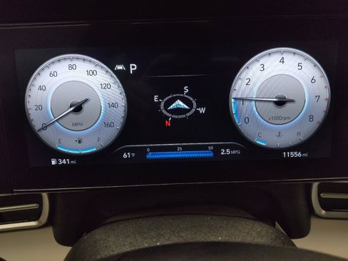 Used 2023 Hyundai Elantra Limited image 23