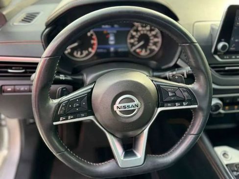 Used 2020 Nissan Altima 2.5 SR w/ Premium Package image 13